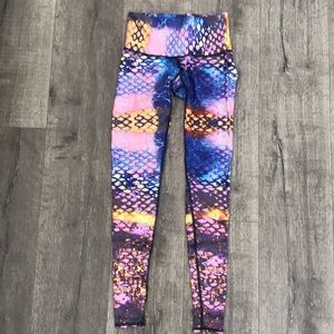 Unworn multi color leggings from teeki